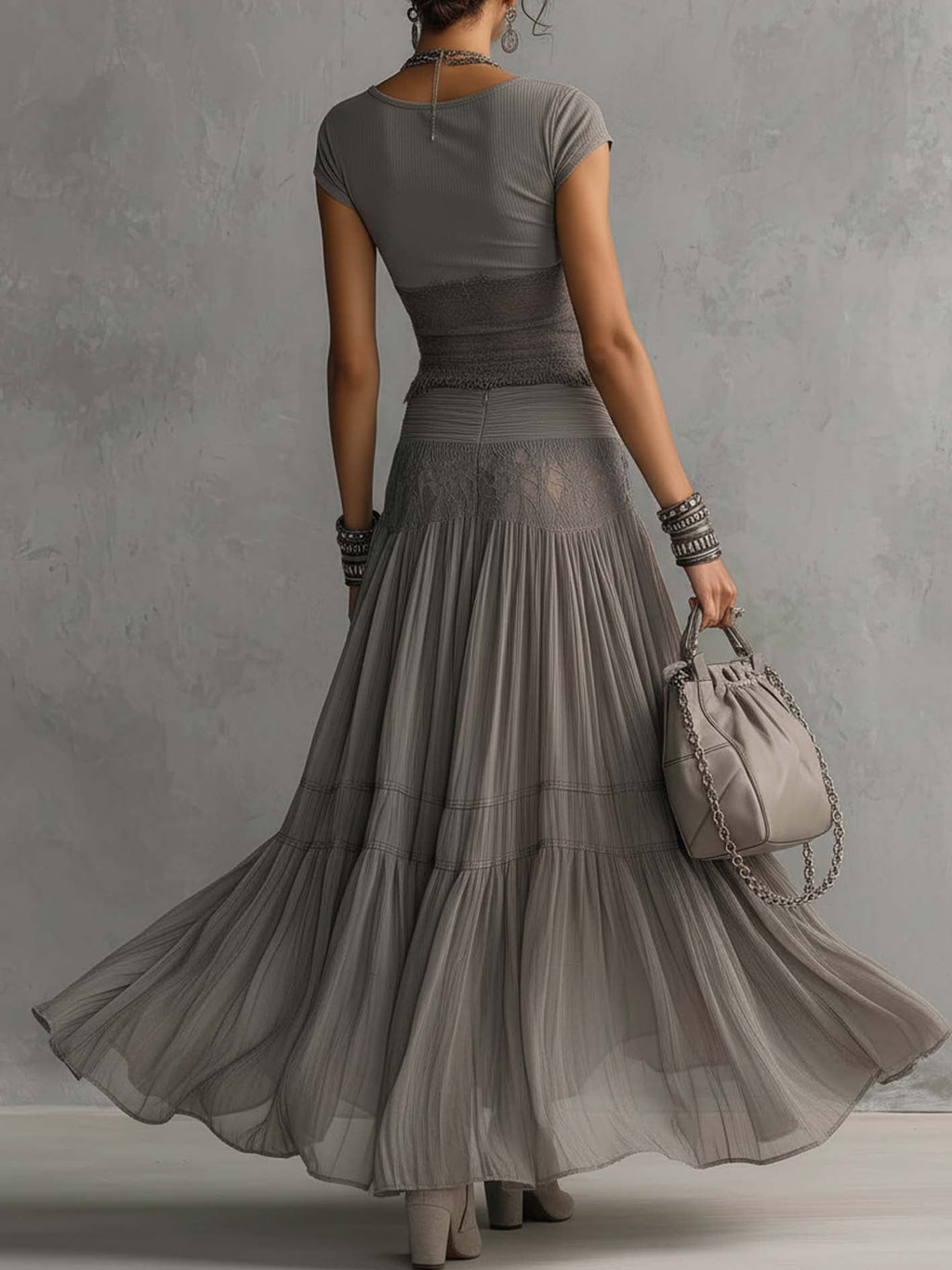 Christine™ | Conjunto de top gris con paneles de encaje y falda larga plisada