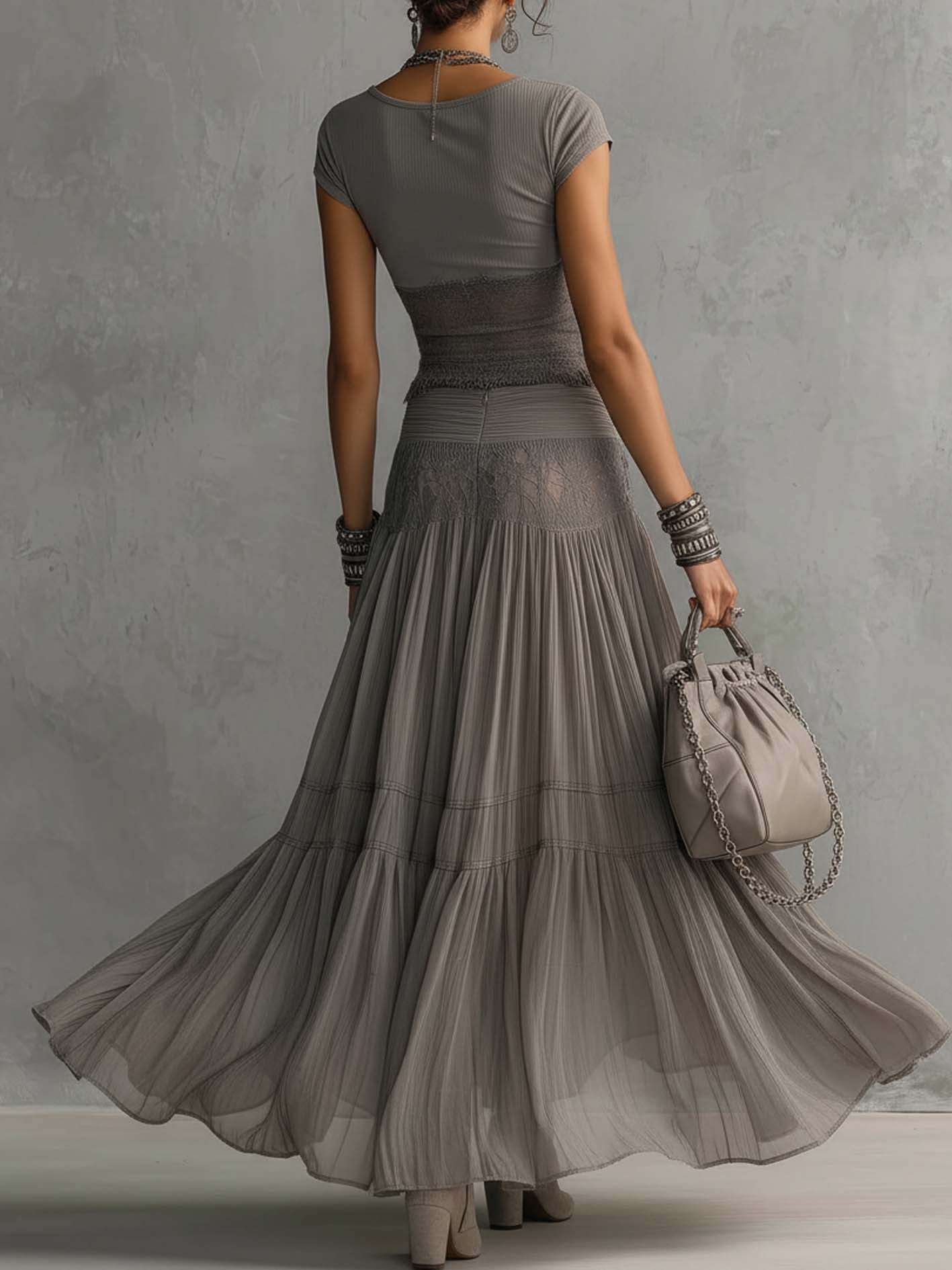 Christine™ | Conjunto de top gris con paneles de encaje y falda larga plisada