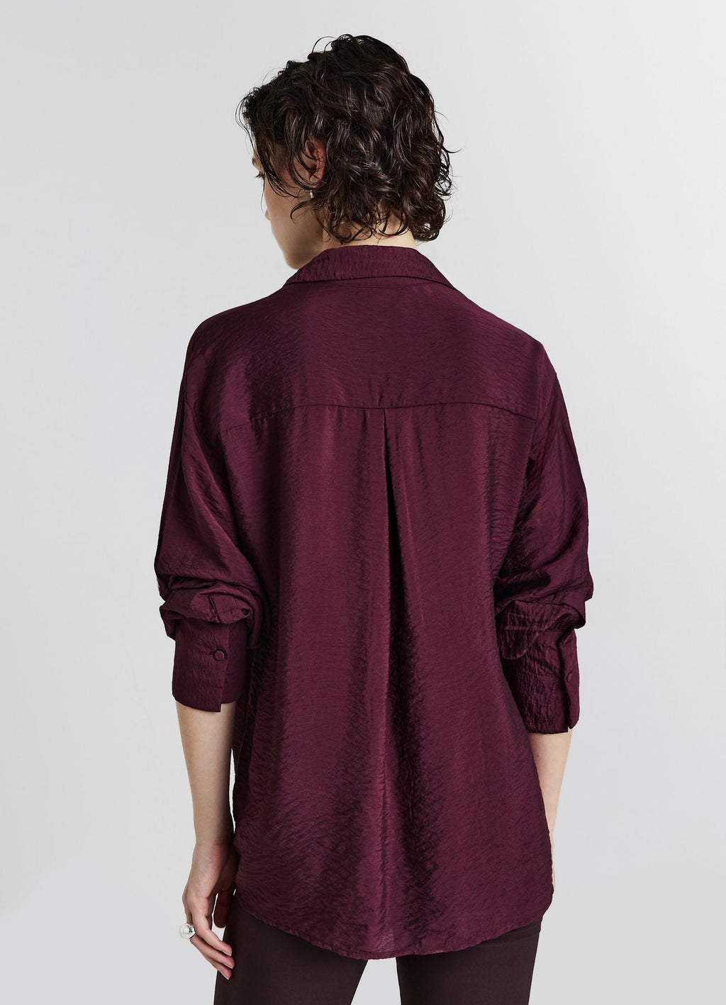 Camisa oversize con adornos
