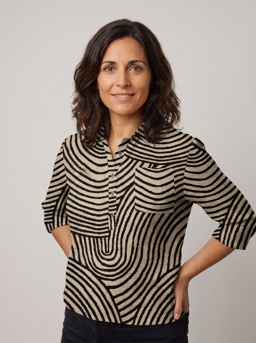 Gisella — Blusa refinada de lino estampado