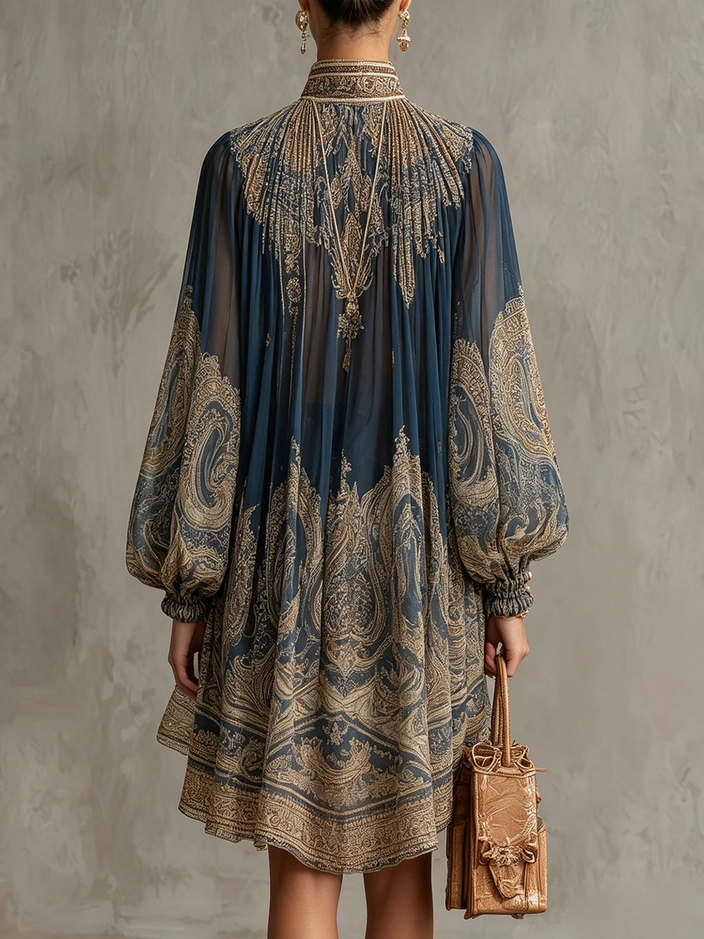 Berenice | Vestido Mini de Gasa Asimétrico con Estampado Barroco Azul Marino y Cuello Alto