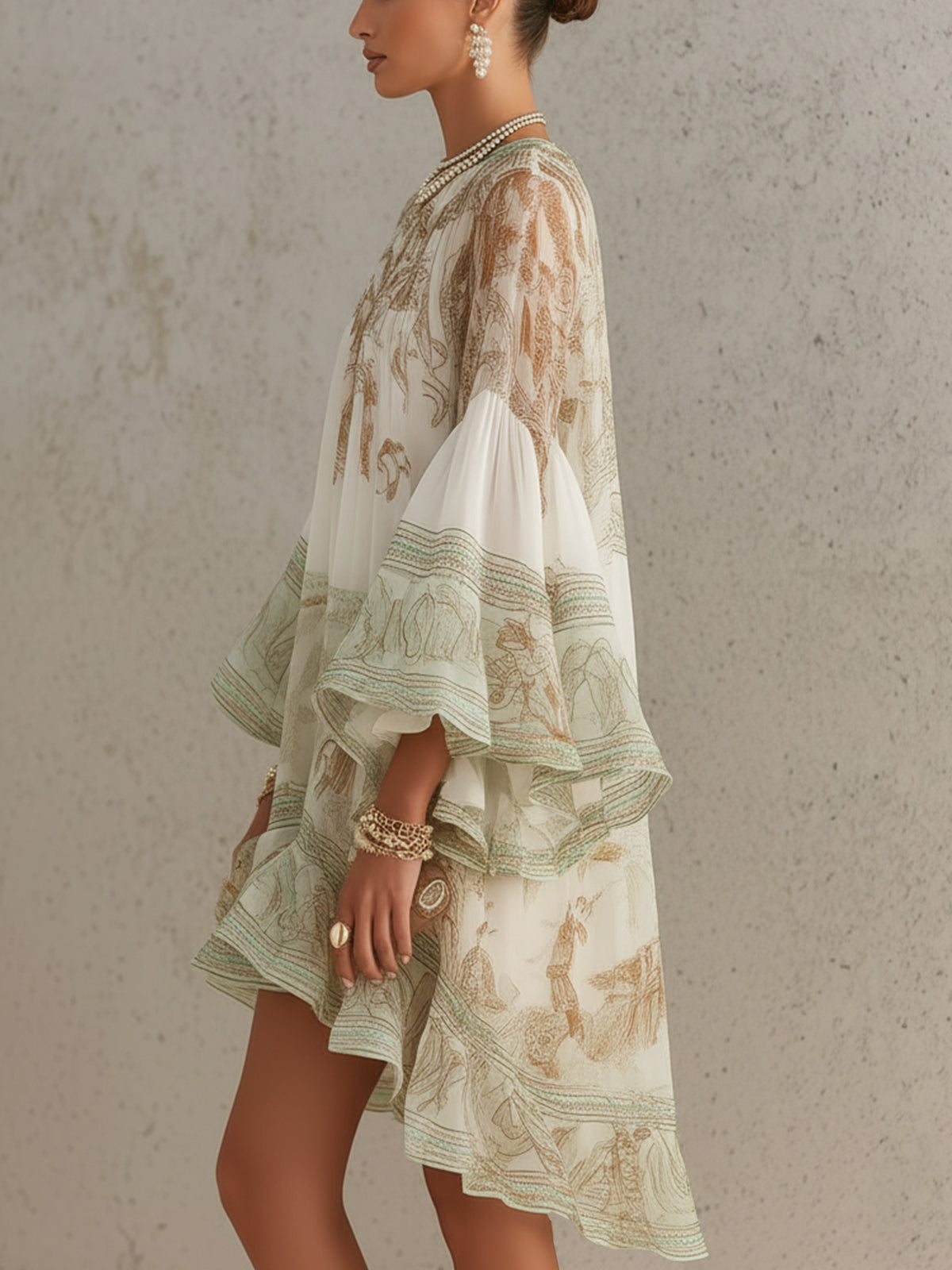 Rosalía | Vestido Mini de Gasa con Mangas de Volantes y Bajo a Rayas Verde