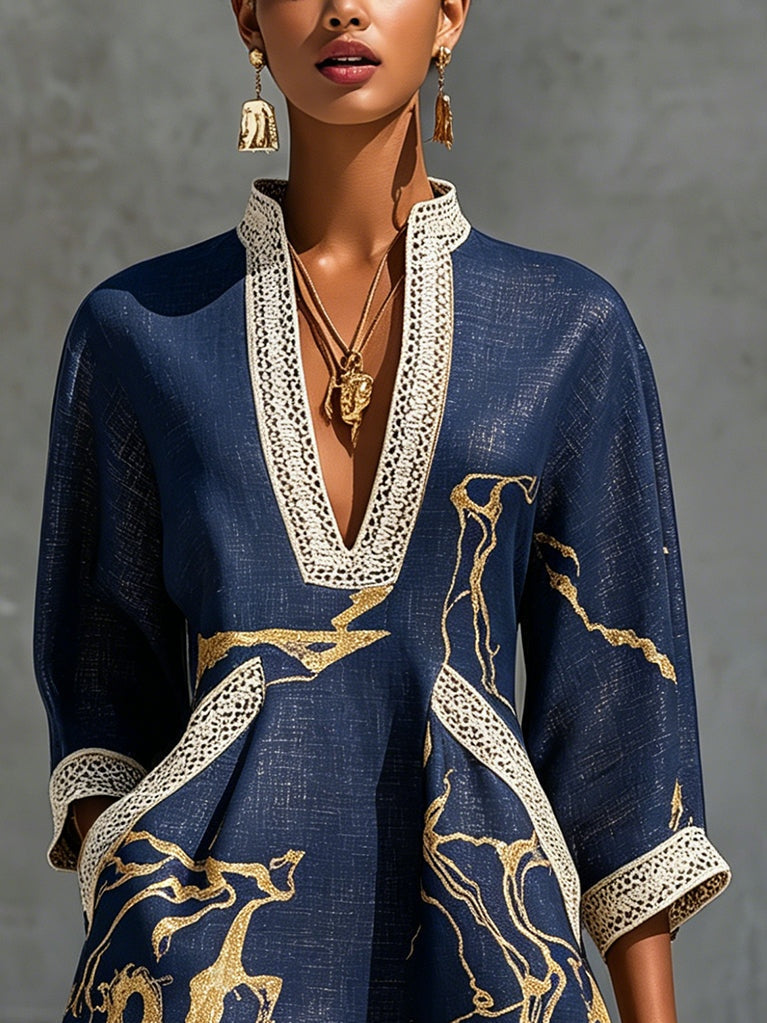 Constanza | Vestido Mini de Encaje Crochet Azul Marino con Motivos Dorados y Escote en V