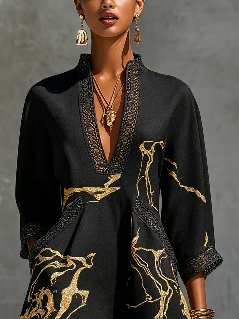 Leonia | Vestido Mini de Encaje Crochet Negro con Motivos Dorados y Escote en V