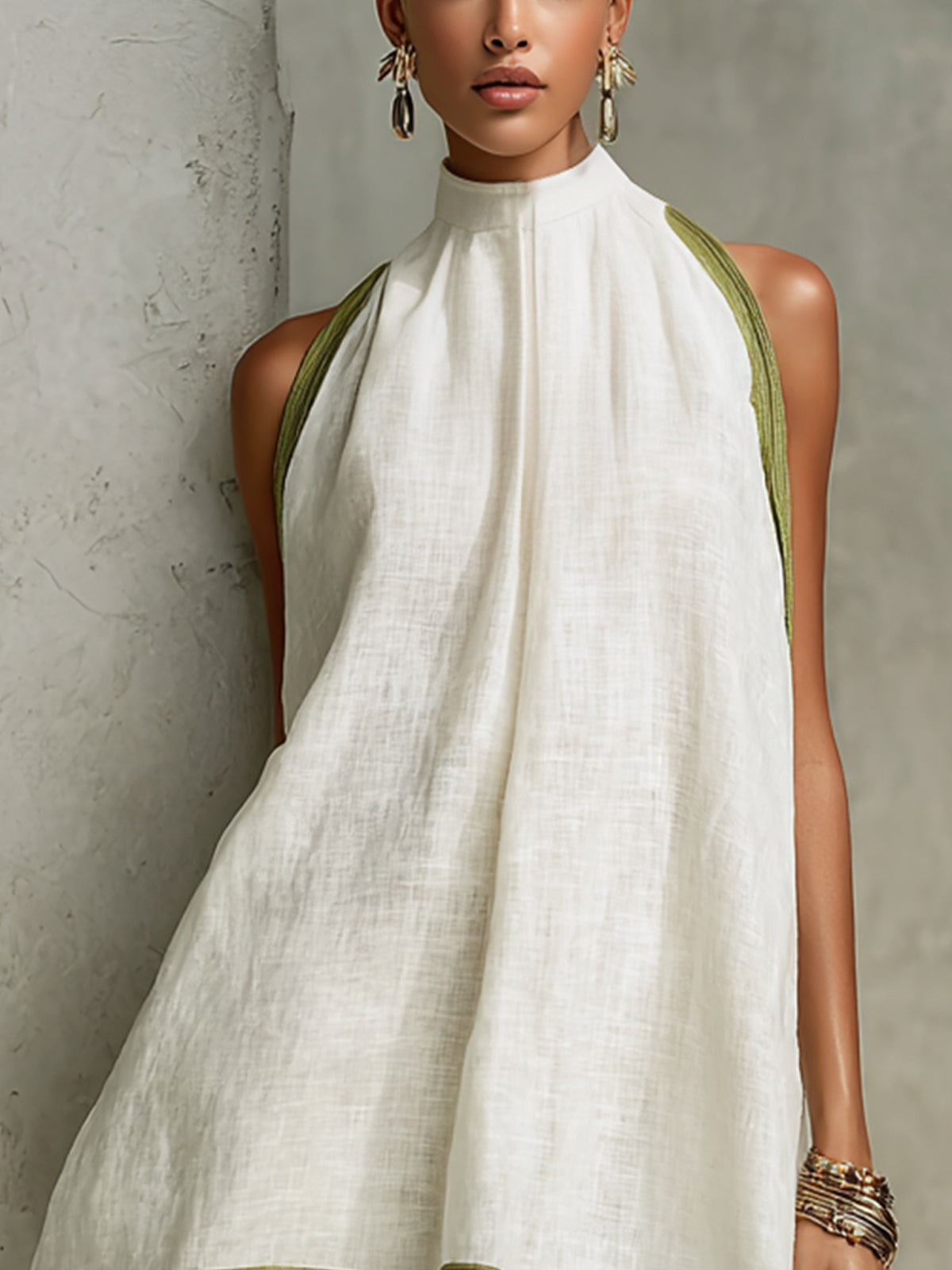 Ágata | Vestido Mini Trapecio Sin Mangas Blanco y Verde Oliva con Flores