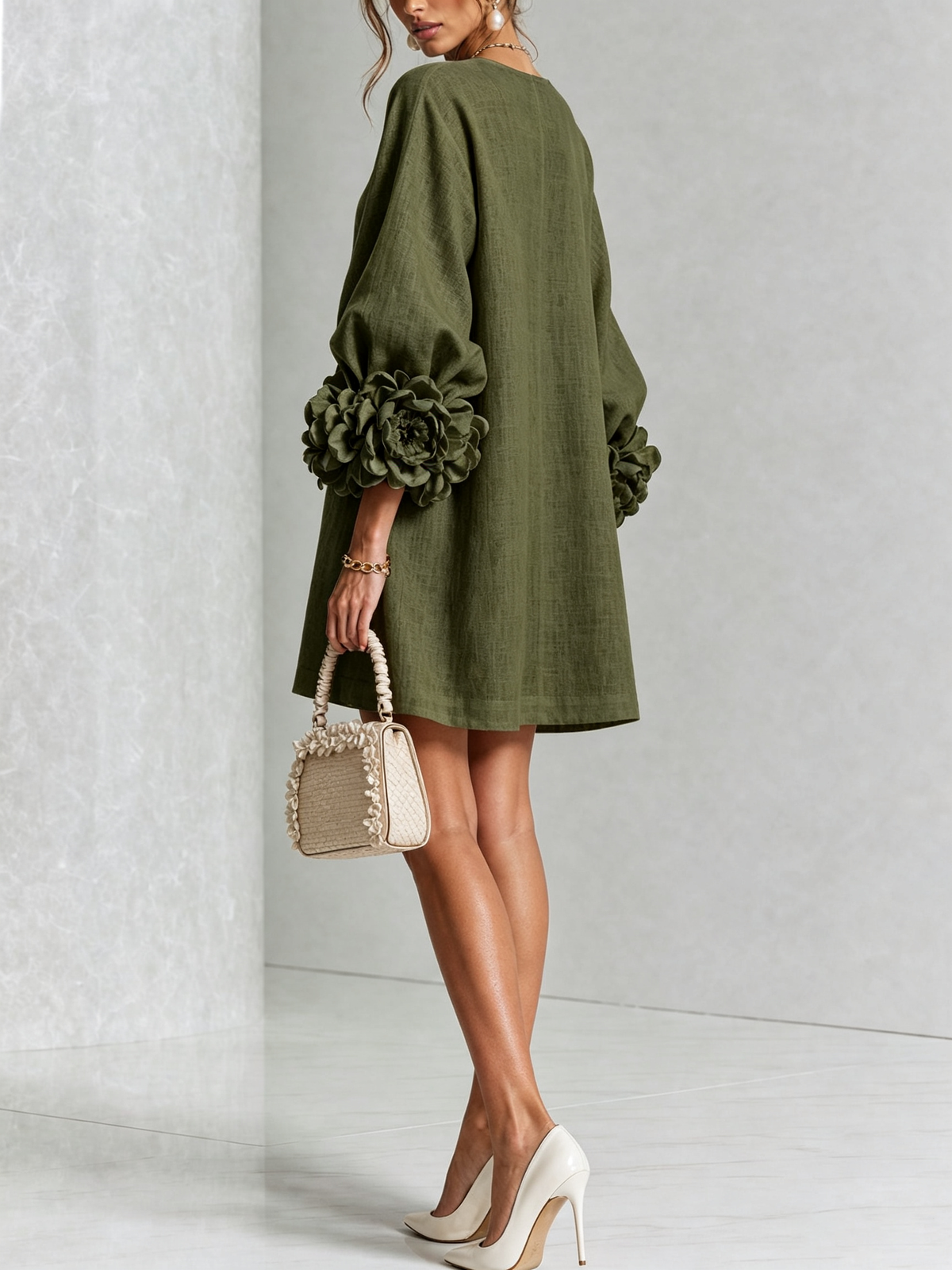 Gaia | Vestido Mini Mezcla de Lino con Puños de Flor, Verde Oliva